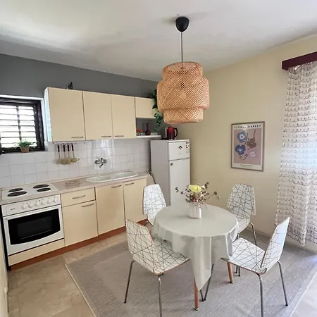 Marie Guest house *