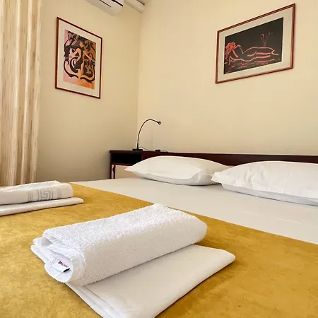 Marie Guest house *